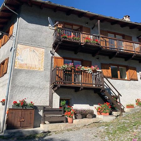 San Marco Farmhouse With A View. Sauze D'Oulx Bagian luar foto