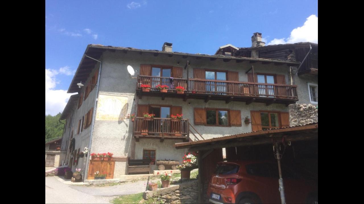 San Marco Farmhouse With A View. Sauze D'Oulx Bagian luar foto