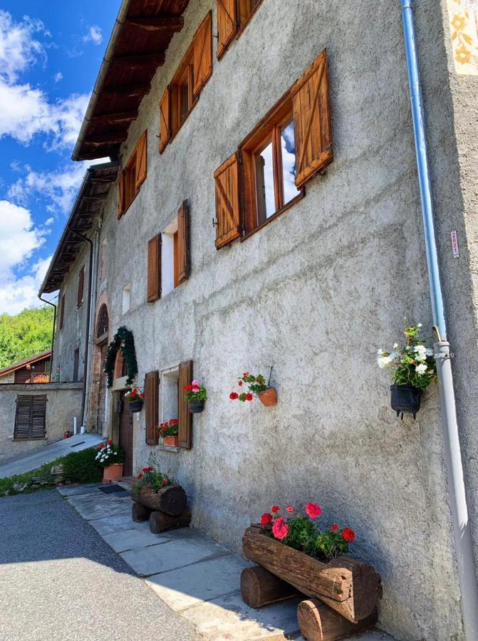San Marco Farmhouse With A View. Sauze D'Oulx Bagian luar foto