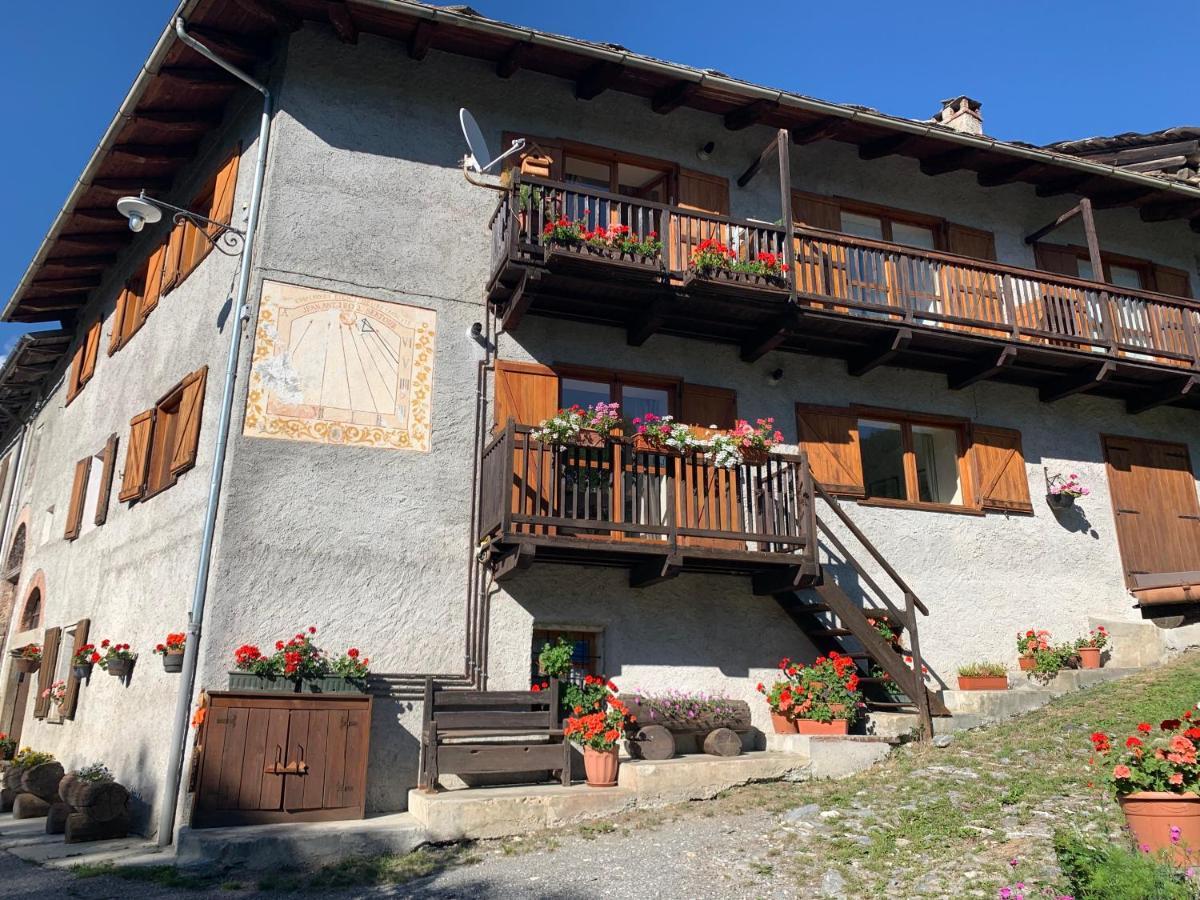 San Marco Farmhouse With A View. Sauze D'Oulx Bagian luar foto